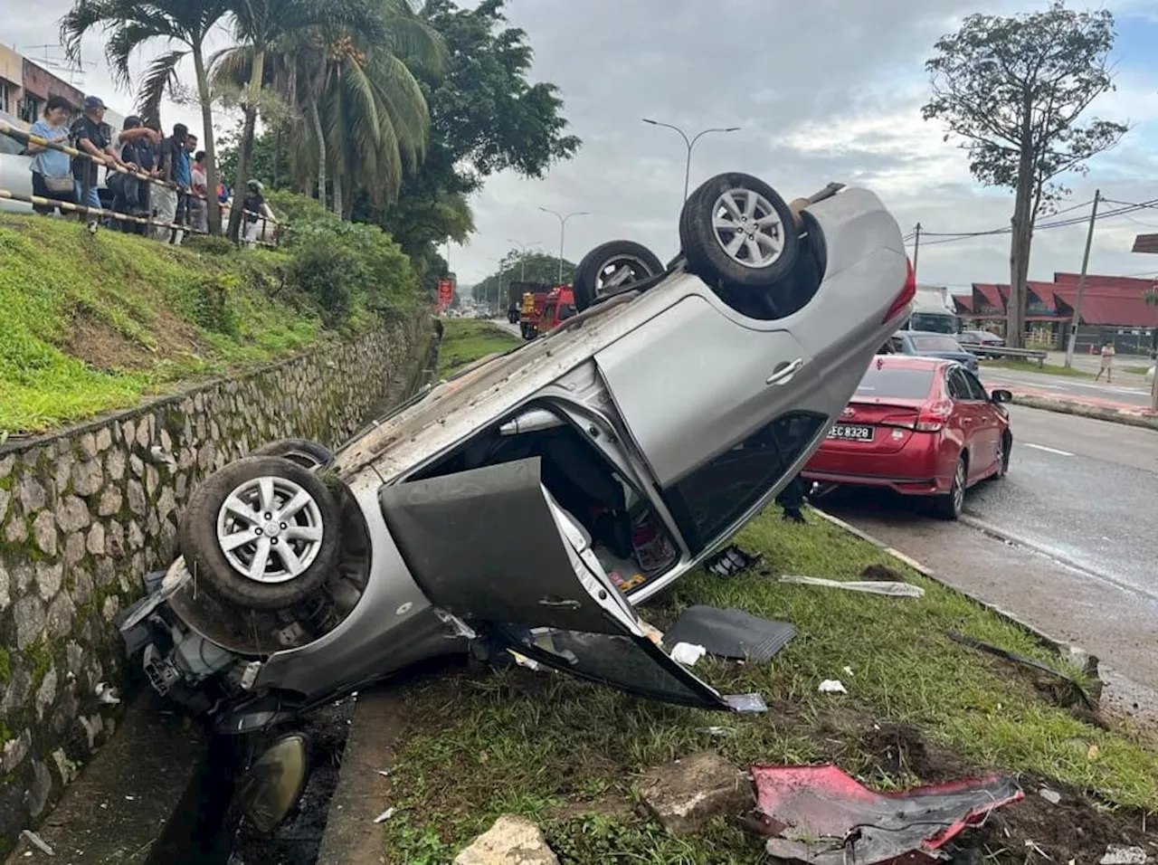 Elderly Man Killed in Car Crash at Kluang Intersection