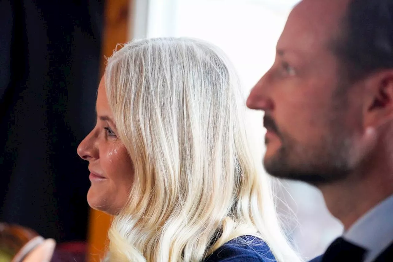 Kronprinsparet besøkte omsorgssenter før jul