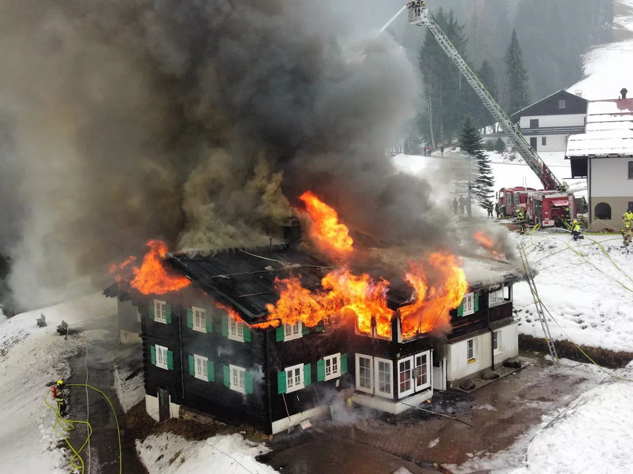 Ferienheim in Mittelberg brannte in Vollbrand