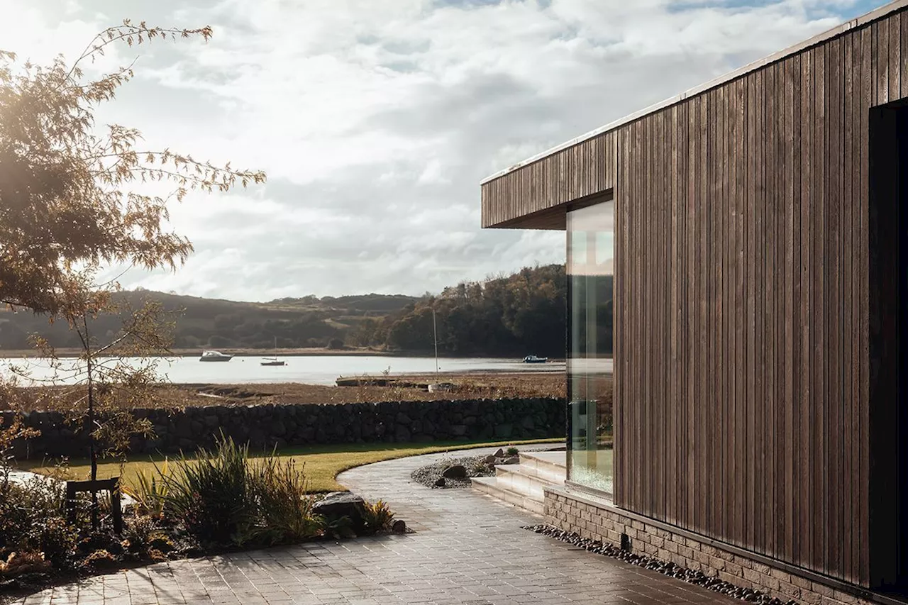 Tidal House: A Coastal Retreat in Scotland