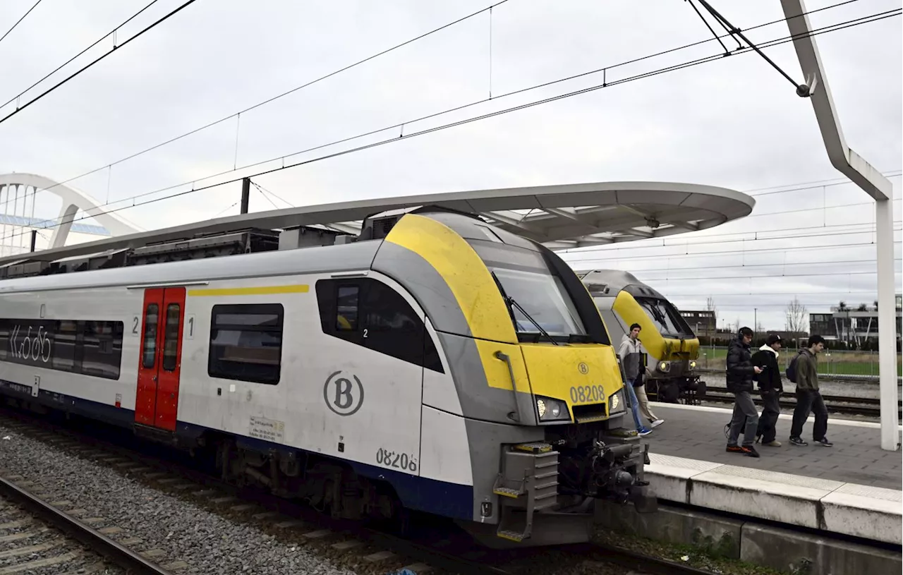 Un contrôleur de train plaint pour un salut bilingue en Belgique