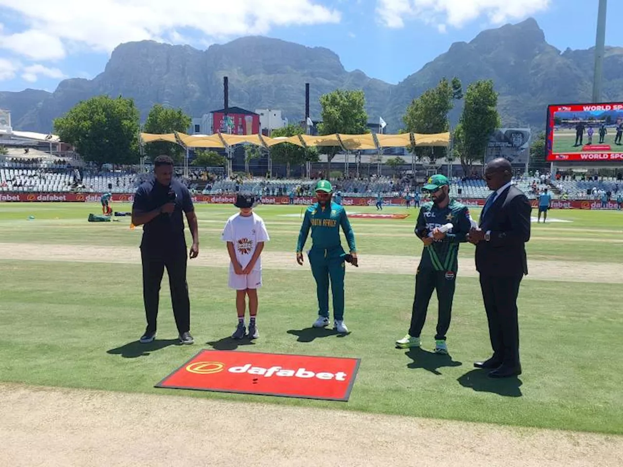 South Africa opt to bowl first against Pakistan in secondi ODI