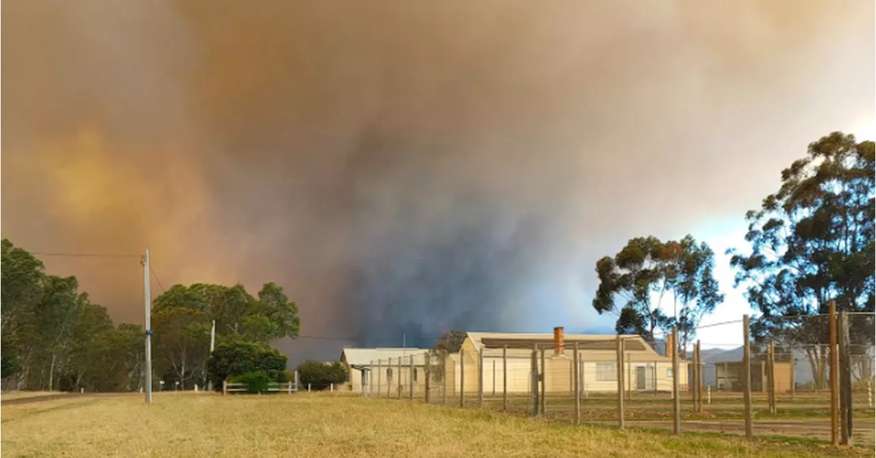 Grampians Bushfire Grows, Residents Told To Prepare To Leave