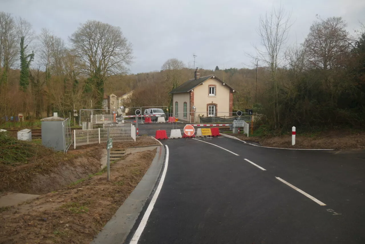 Le passage à niveau numéro 17 de Saint-Léger-du-Gennetey rouvre après travaux importants