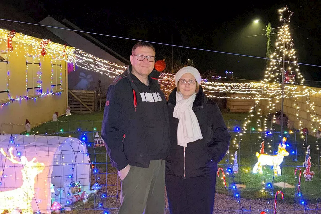 Une Maison Illuminée comme une Attraction Locale