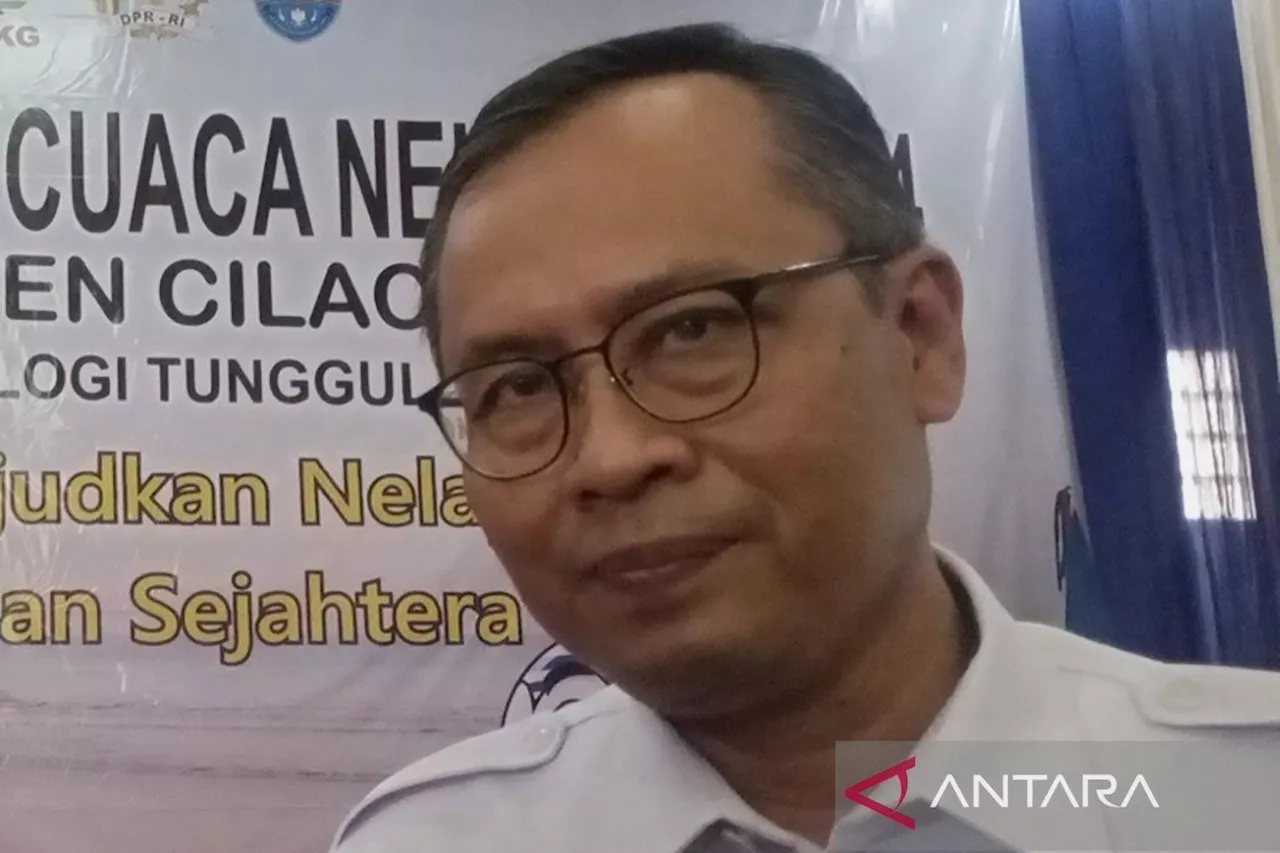 BMKG Imbau Masyarakat Waspada Gelombang Tinggi Saat Liburan Nataru