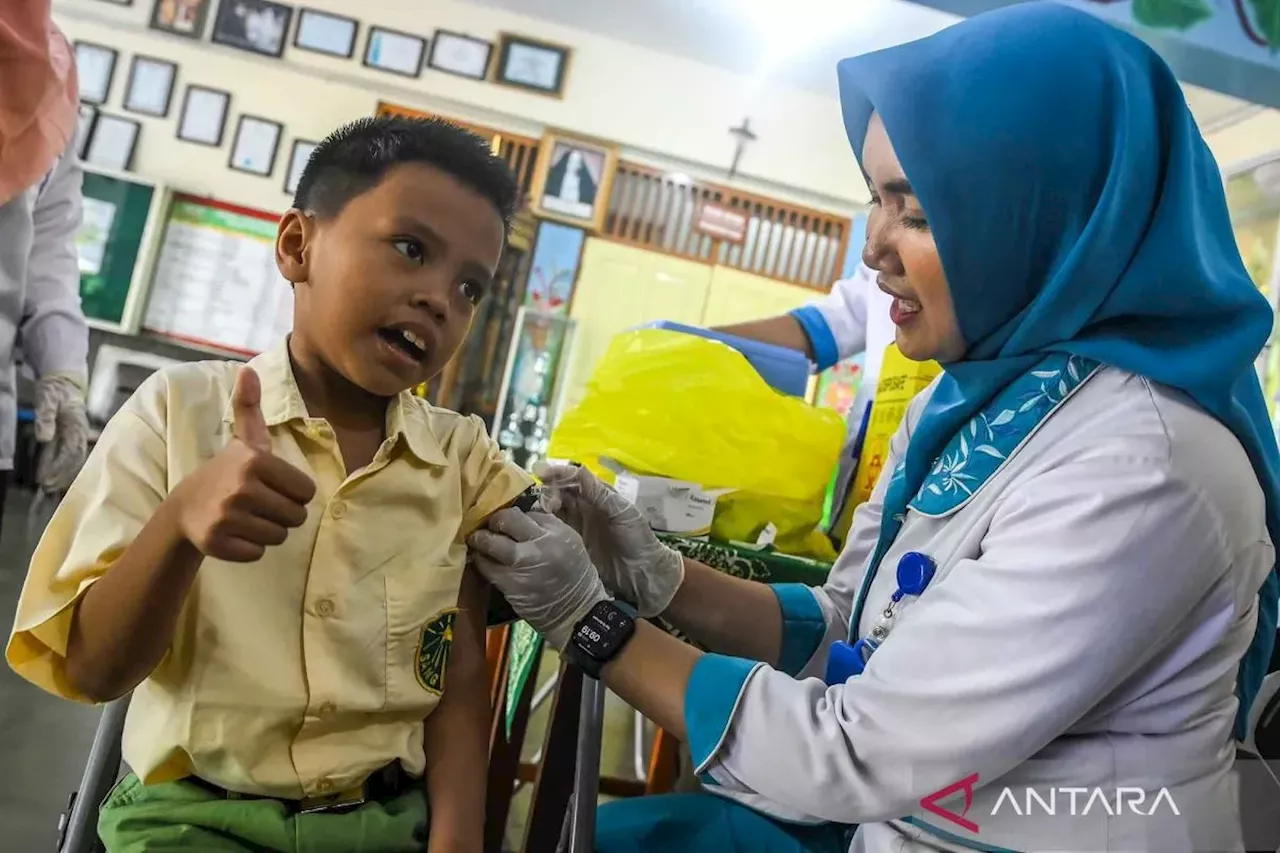 Pakar Kesehatan Ingatkan Masyarakat Melengkapi Imunisasi Anak