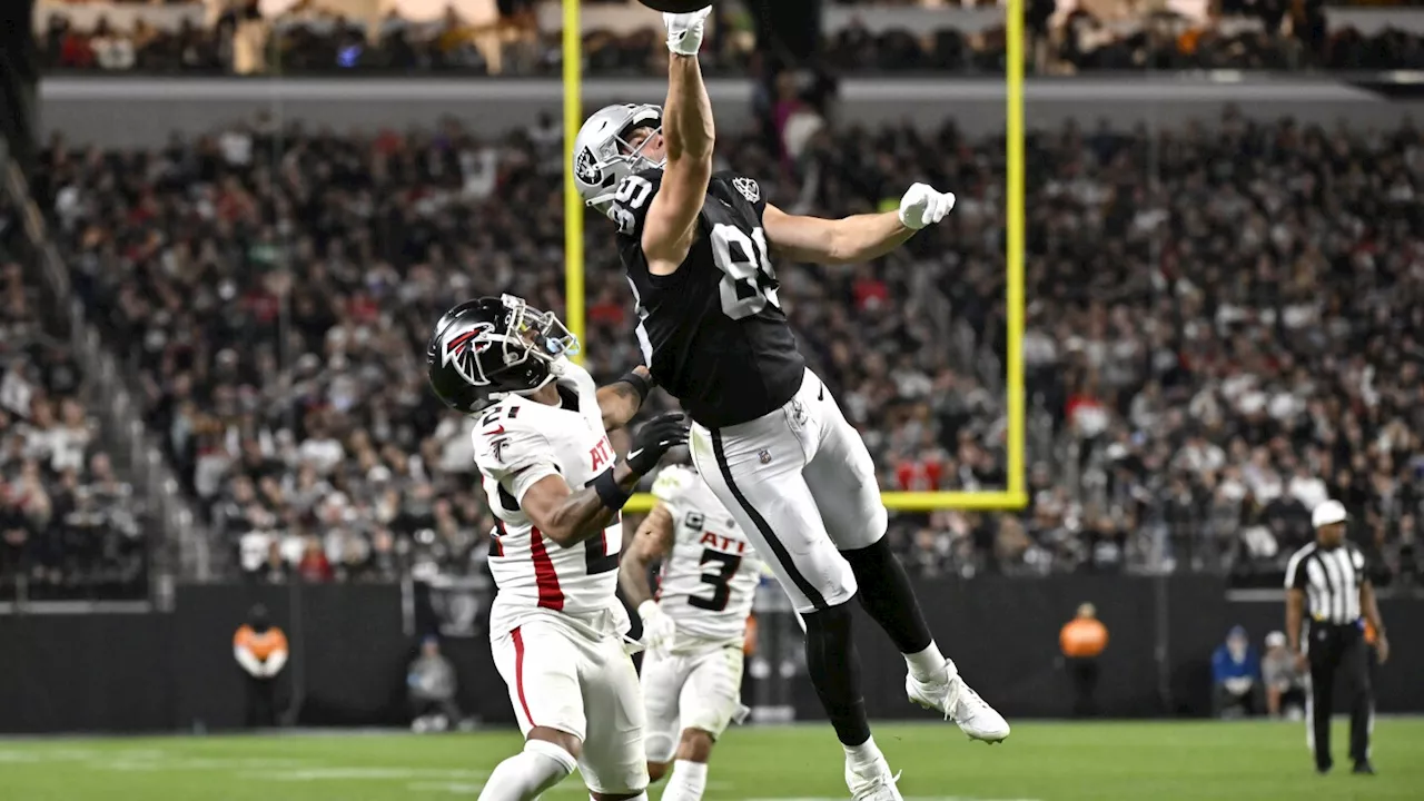 Raiders a slight favorite to end 10-game losing streak when the Jaguars visit