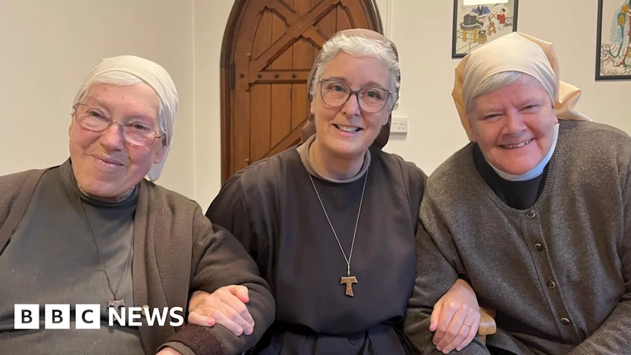 Poor Clares of Arundel bid for Christmas number one