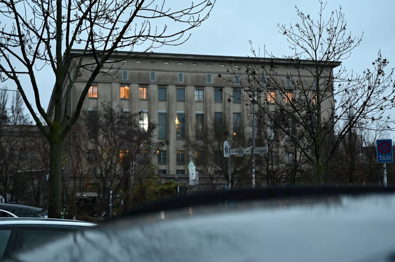 Berghain: Sollten Telefone komplett verboten werden im Berliner Techno-Vatikan?