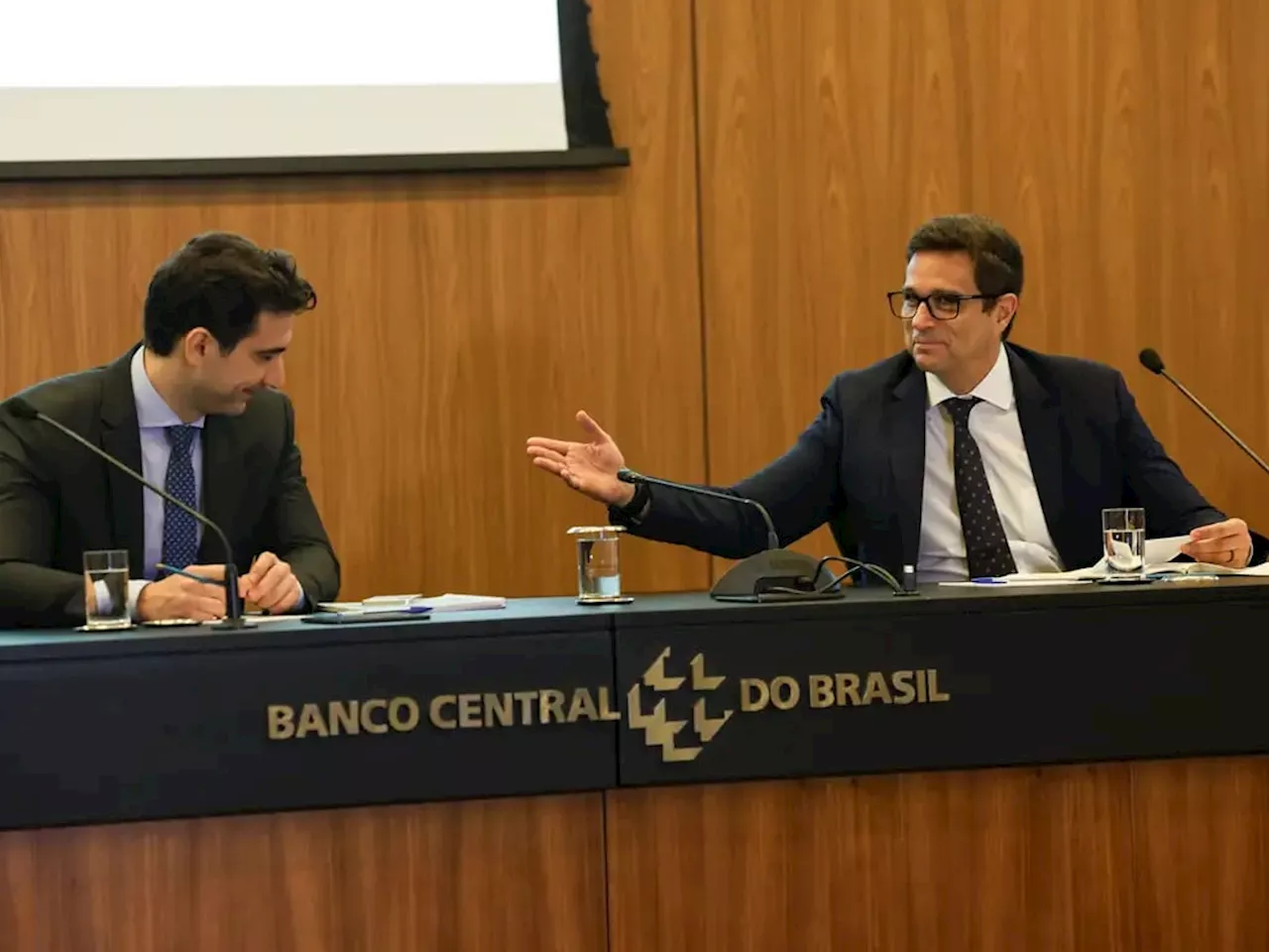 Roberto Campos Neto e Gabriel Galípolo: Última Entrevista e Troca de Bastão no Banco Central