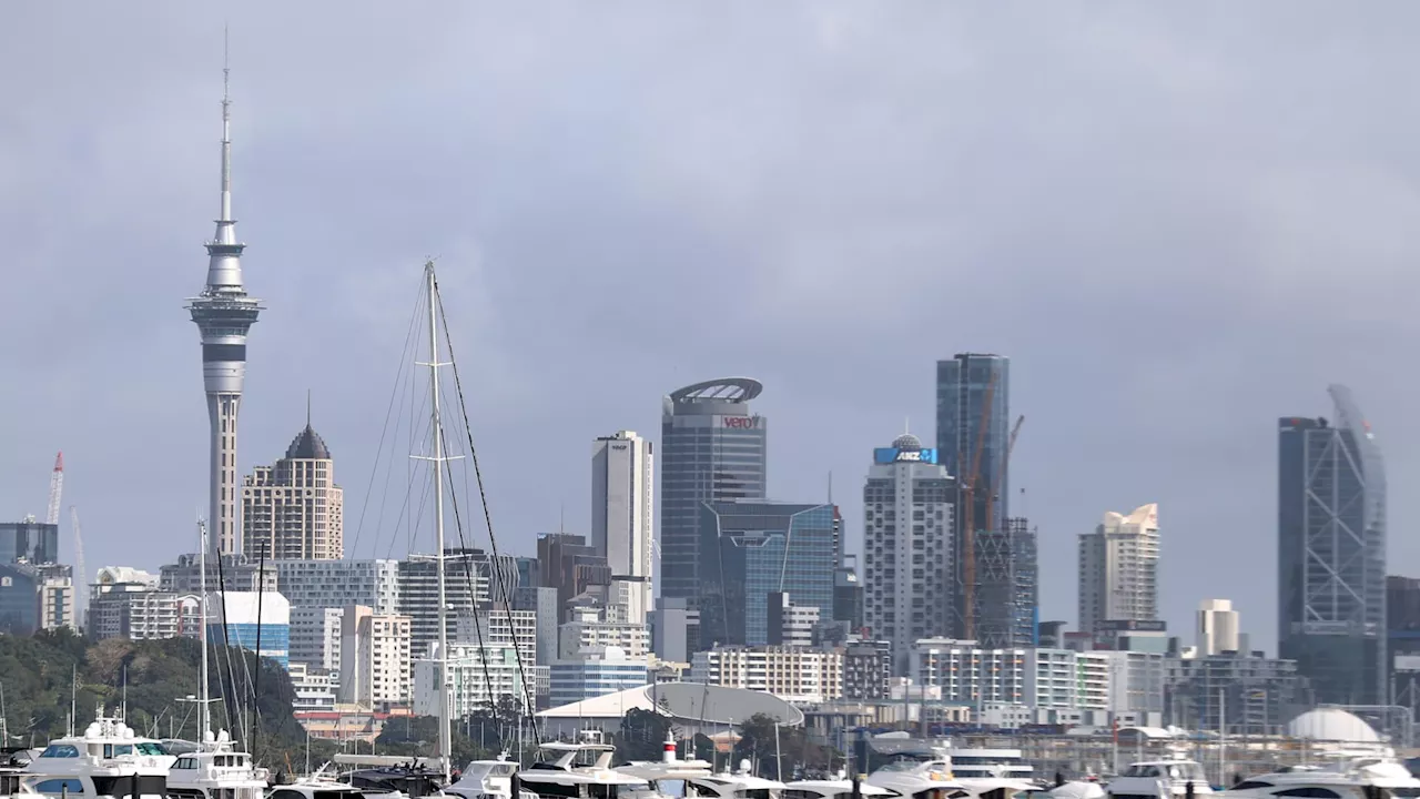 New Zealand Economy Enters Recession, Fueling Rate Cut Expectations