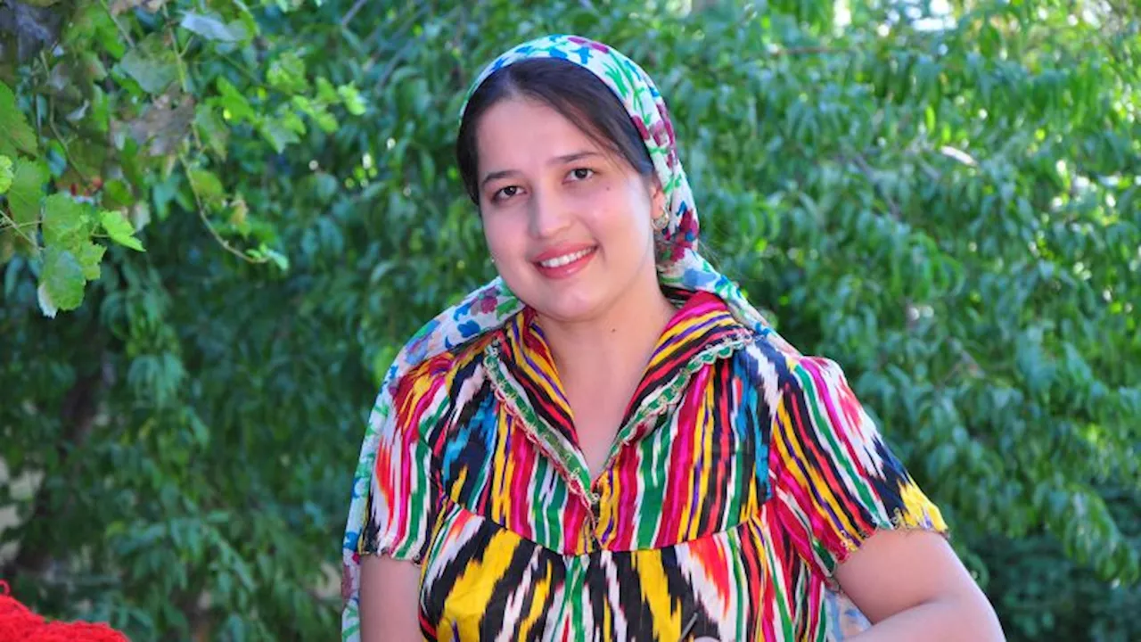 Uzbek Artisan Embroiderer Finds Success Online