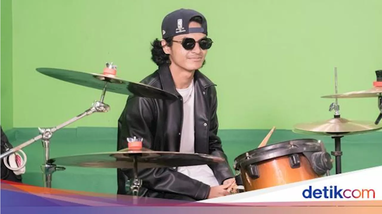 Vadel Badjideh Tetap Santai Hadapi Isu Hukum dan Rilis Lagu Baru