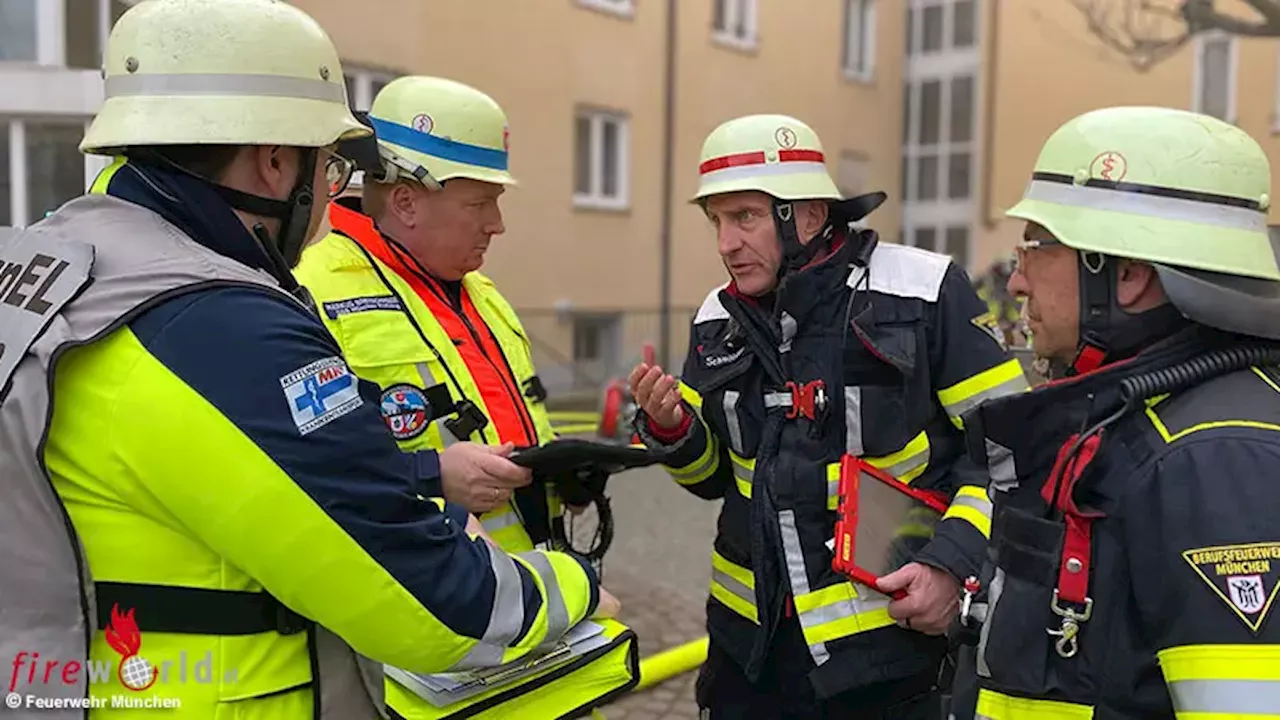 Brand in Tiefgarage in München - Mehrere Fahrzeuge in Flammen