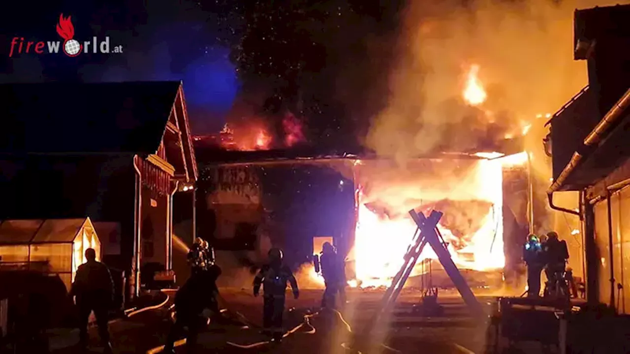 Großbrand in landwirtschaftlicher Betrieb: Alle Feuerwehren des Unterabschnitts im Einsatz