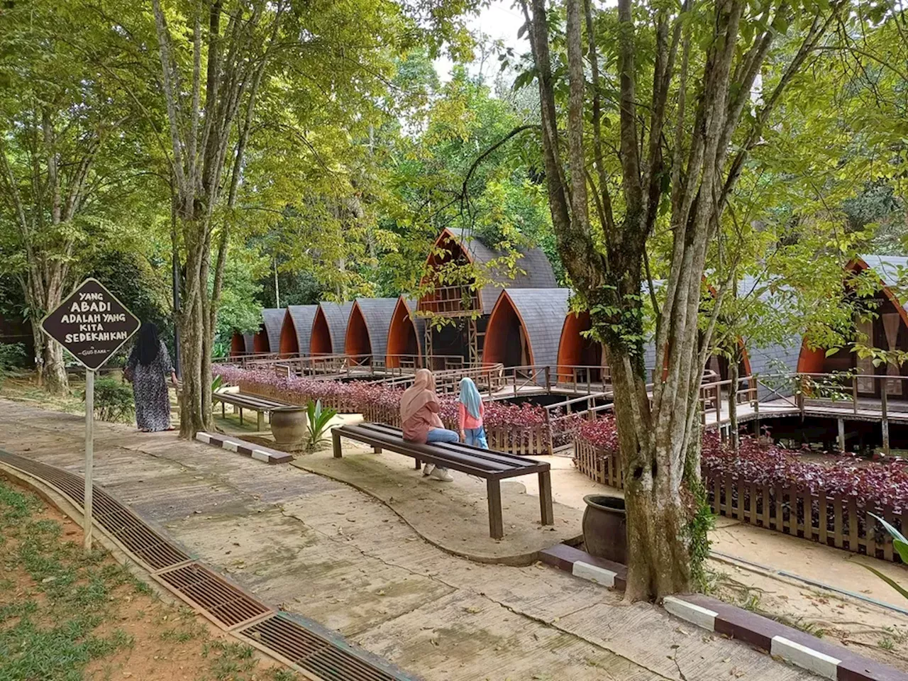 Ladang Budaya Kutai Kartanegara Menawarkan Sensasi Berjalan Kaki di Tengah Alam