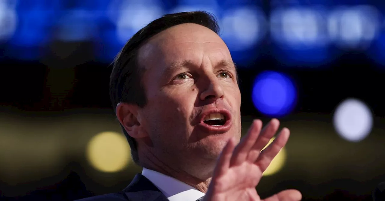 Chris Murphy Urges Dems To Show 'Some Fight Right Now' Against Trump's Intimidation Plan