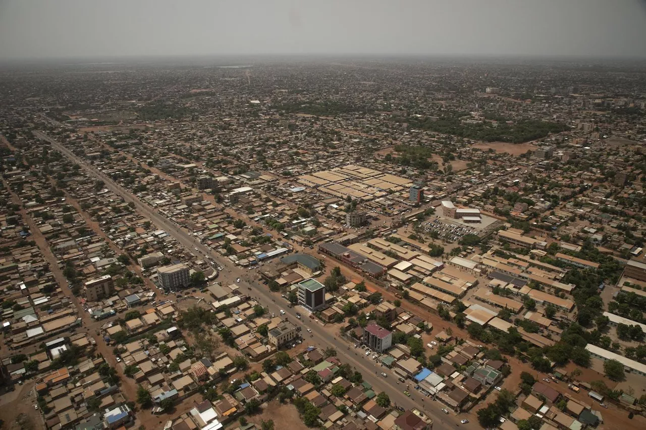 Quatre Fonctionnaires Français Libérés Après un An de Détention au Burkina Faso