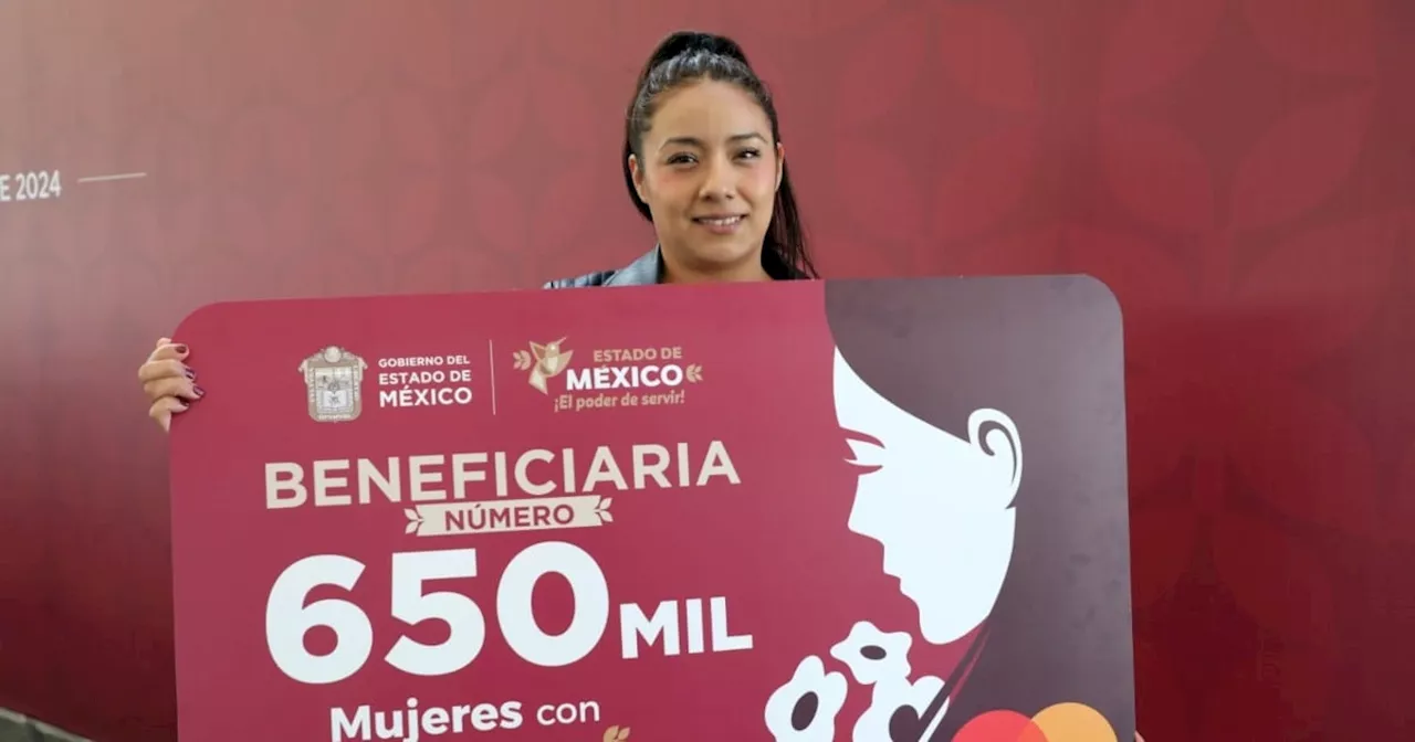 Entrega de la tarjeta 650 mil del programa Mujeres con Bienestar en Nezahualcóyotl