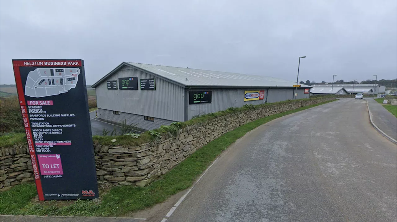 Two Women Arrested Over Death of Man Found in Vehicle in Cornwall