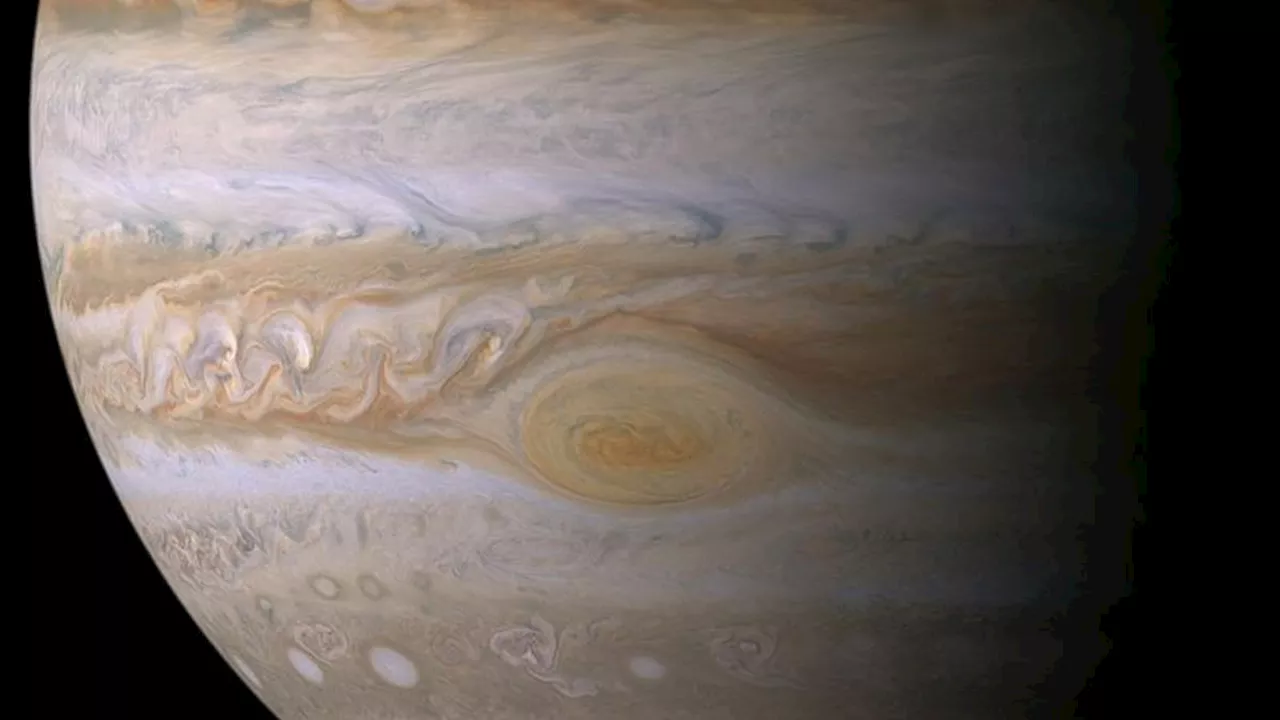 Europa: Bulan Jupiter yang Mengeluarkan Oksigen