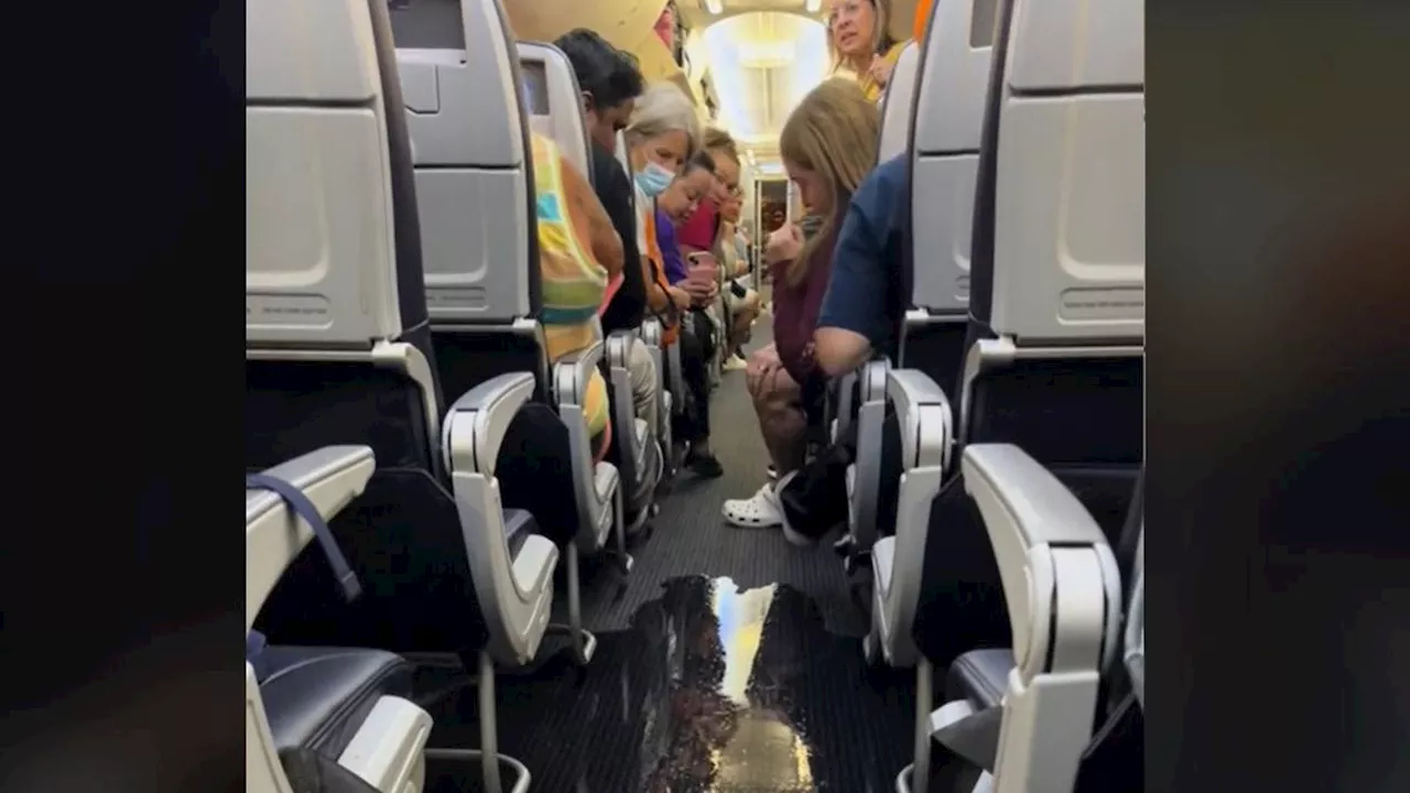 Pesawat American Airlines Kebanjiran Akibat Toilet Rusak