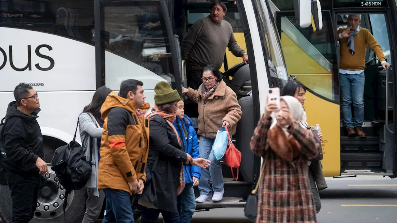 Luzern führt schweizweit erste Car-Haltegebühr ein