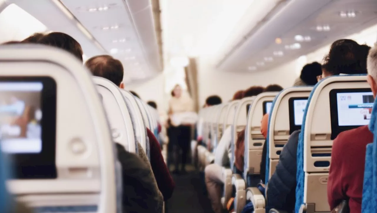 Fuite aux toilettes d'un avion American Airlines provoque une inondation et la panique