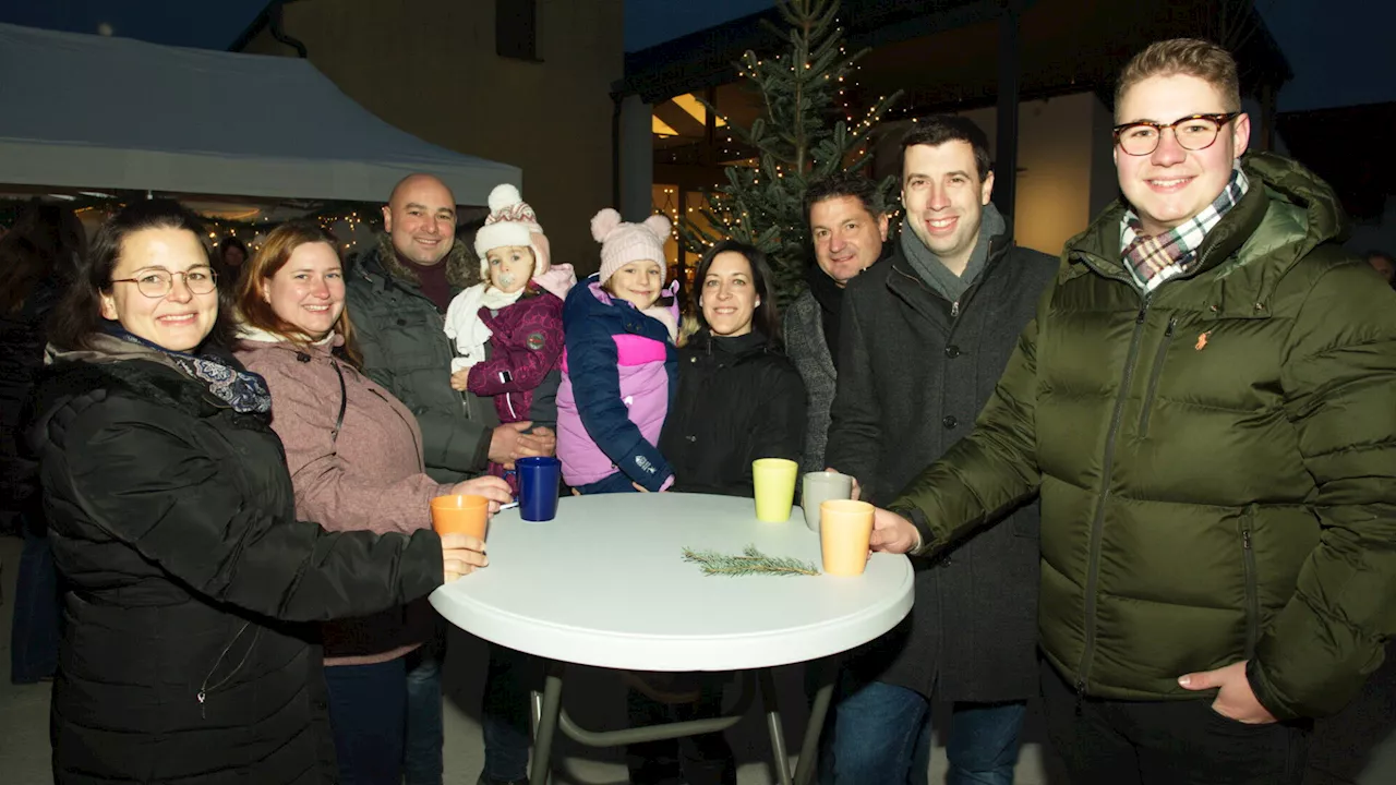 Weihnachtliches Flair im Adventdorf der Beyers