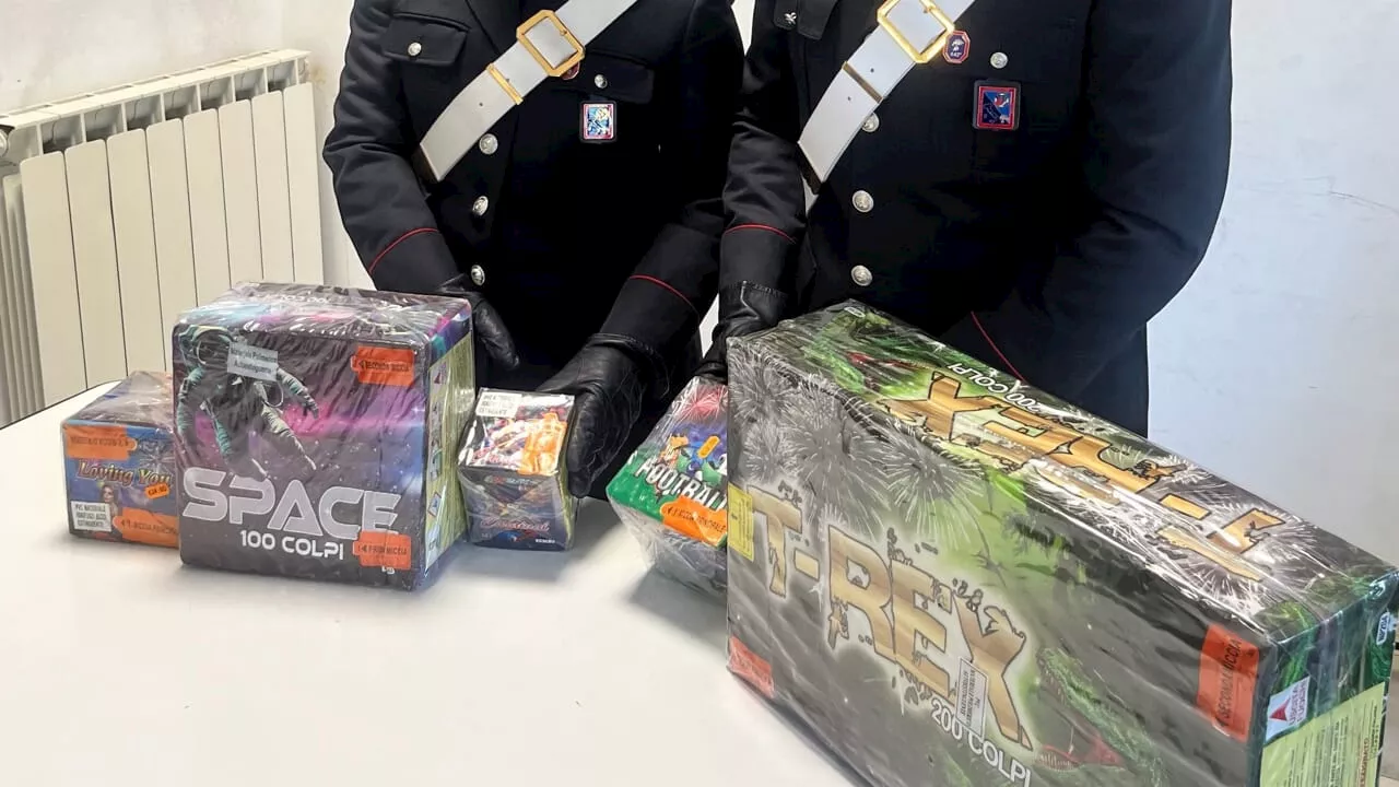 Fuochi d'artificio tra prodotti per la casa: sequestrati dieci chili di botti illegali