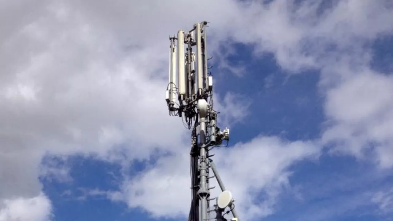 TAR Sospende Installazione Antenne Telecomunicazioni a Bagnoletto