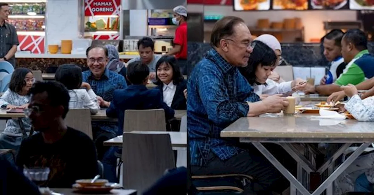 PM Anwar Enjoys Quality Time With Grandchildren At Nasi Kandar Restaurant