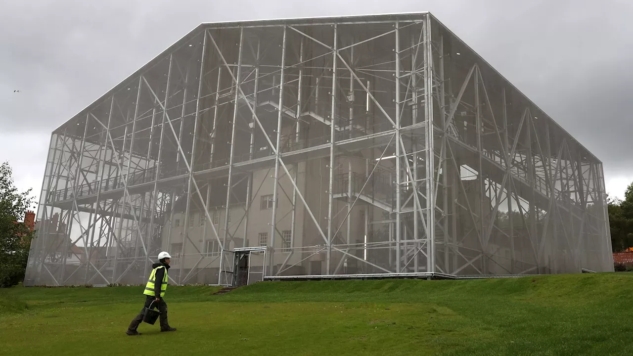 Giant Steel Box Protecting Mackintosh's Hill House to Remain Until 2028