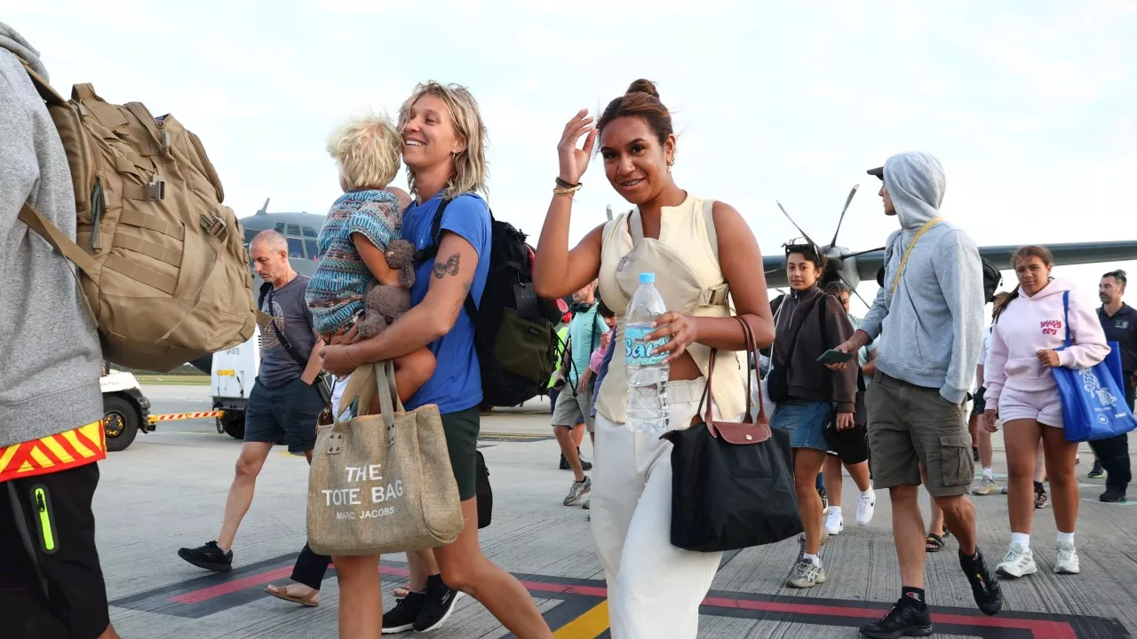 Hundreds of Australians Return Home after Devastating Vanuatu Earthquake