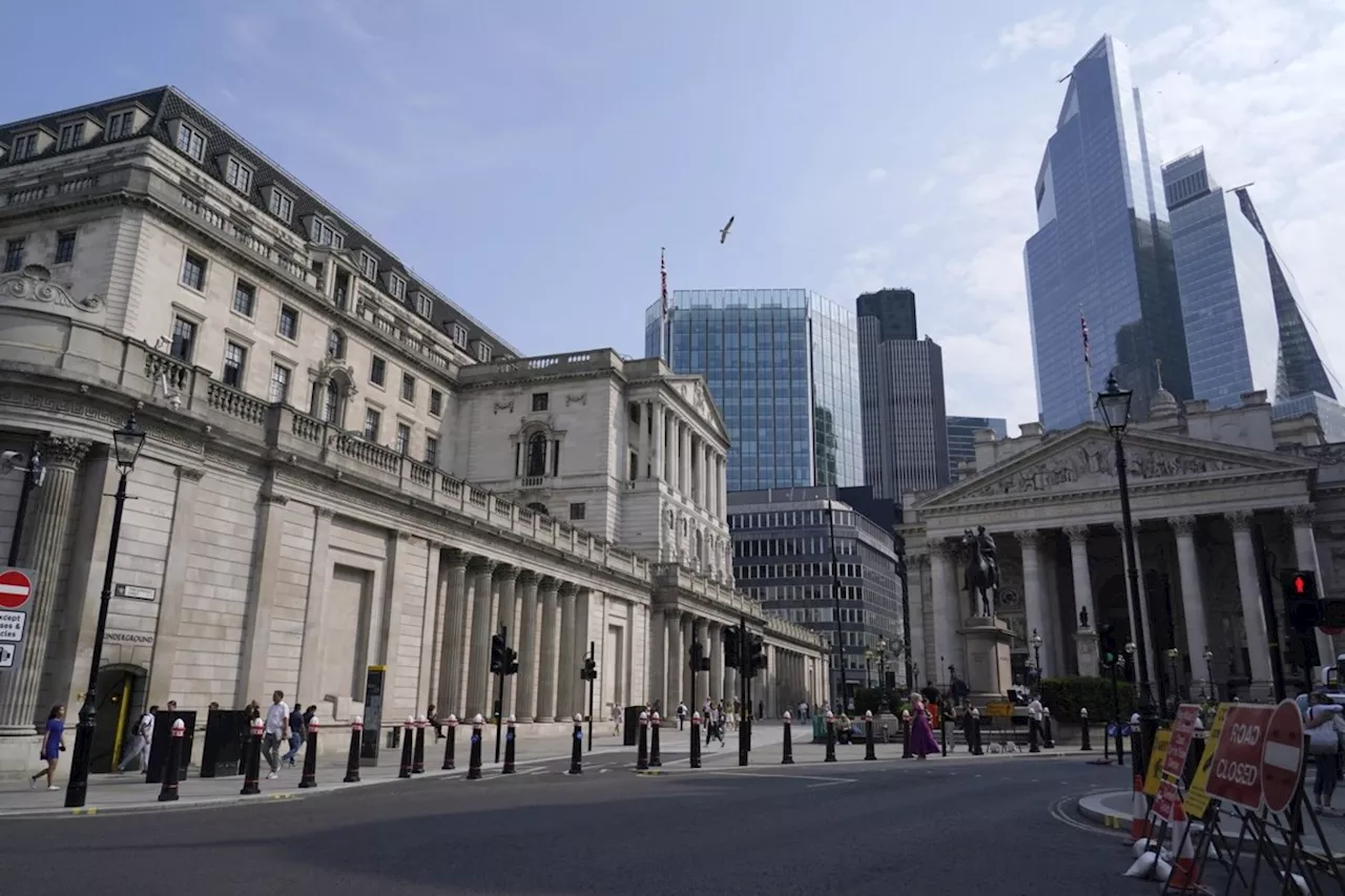 UK Central Bank Holds Interest Rates Despite Inflation Surge and Flatlining Economy