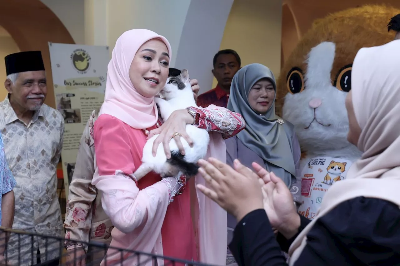 Tengku Permaisuri Norashikin Urges Media Campaign for Animal Welfare