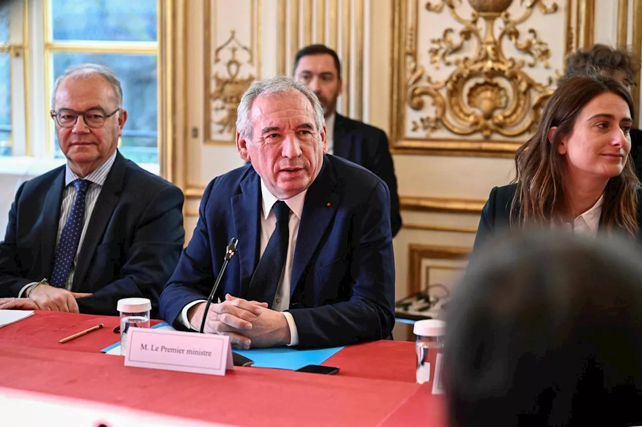 François Bayrou consulte à Matignon : réforme des retraites, entrée au gouvernement…