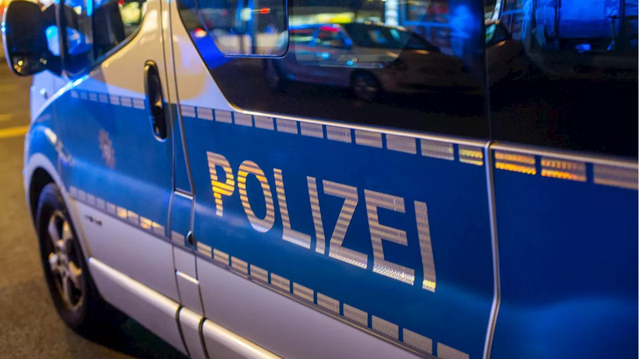 Verfolgungsjagd durch Berlin-Kreuzberg: Autofahrer rammt Taxi bei Fluchtversuch vor der Polizei