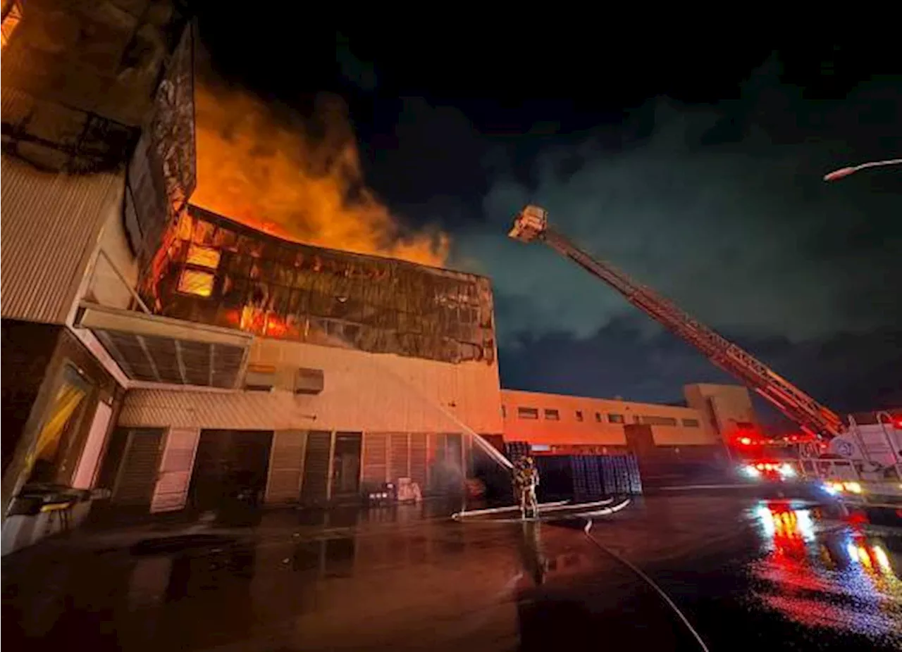 Incendio en empresa de Apodaca, NL deja 219 evacuados