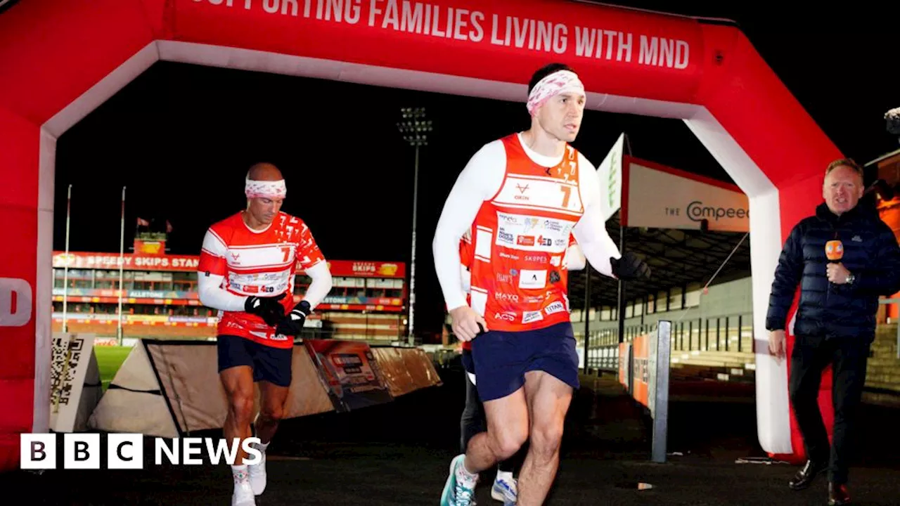 Kevin Sinfield running from Gloucester to Bristol for MND