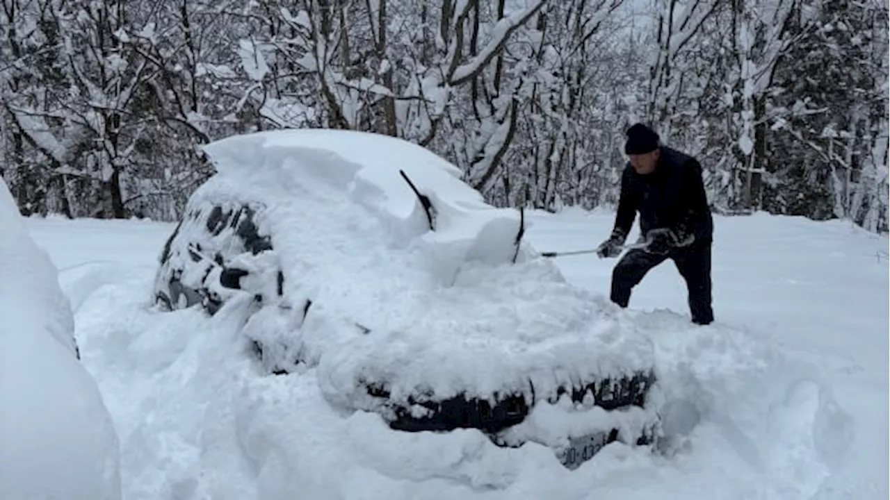 Gravenhurst still digging out after storm, Hwy 11 to reopen later today