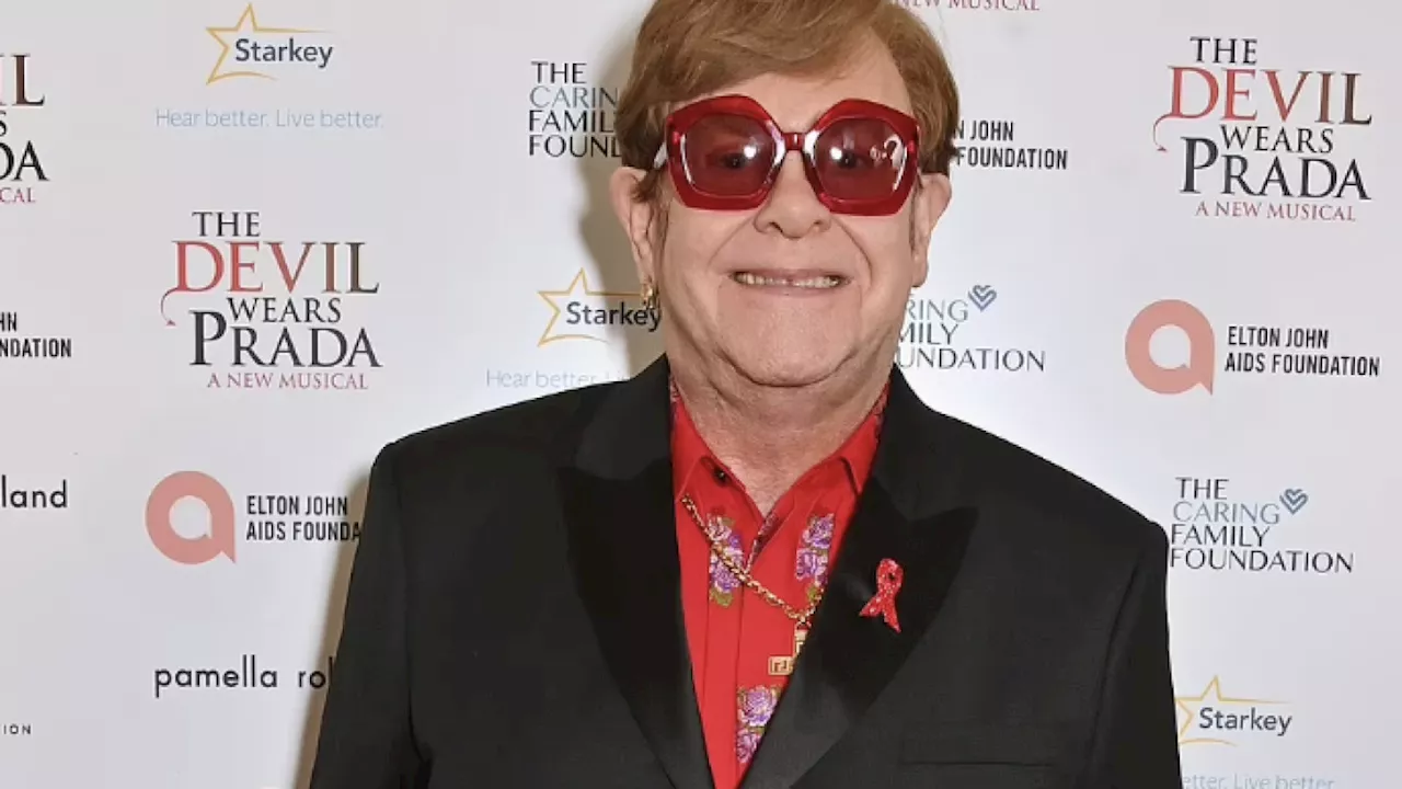 Elton John: «Ho avuto dei problemi agli occhi e ora ho perso la vista»