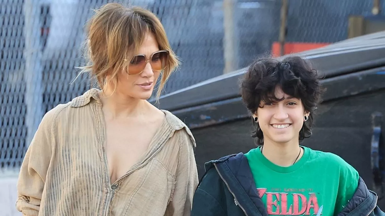 Jennifer Lopez Spotted With Twin Emme at Los Angeles Flea Market