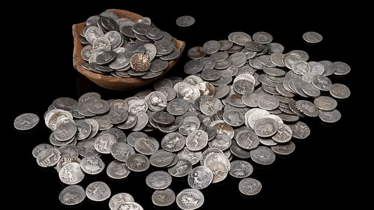 Builders Unearth £100,000 Hoard of Roman Coins Near Worcester