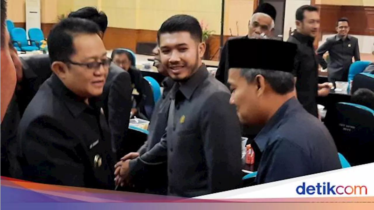 Suasana Guyub Walau Beda Pilihan Usai Rapat Paripurna DPRD Kab Tasik