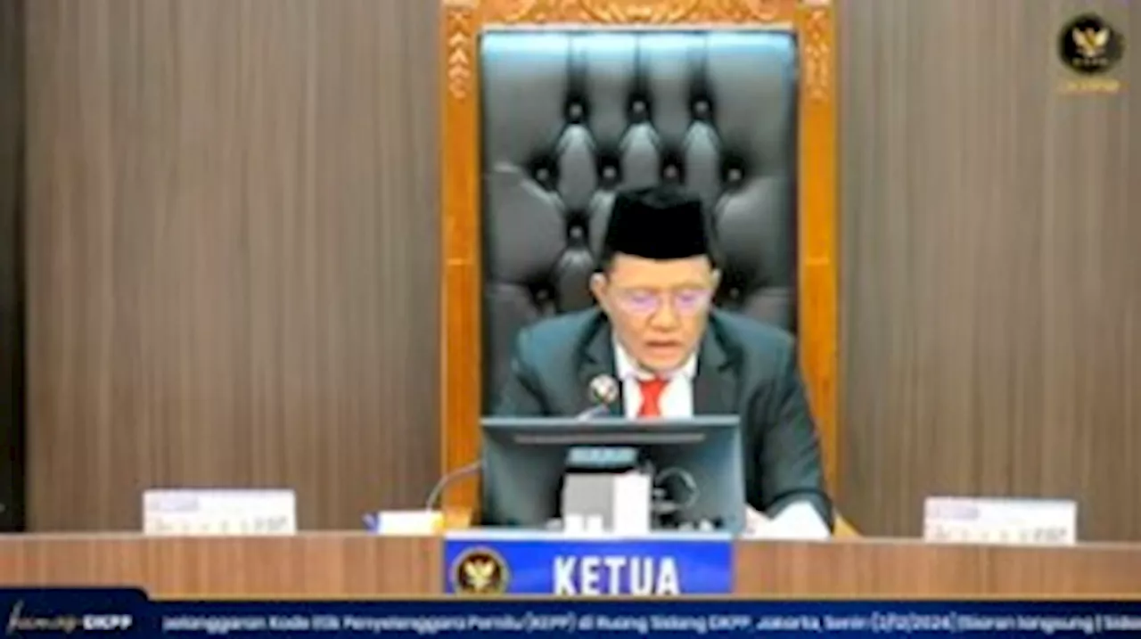 Di Tengah Rekapitulasi Pilkada, Ketua KPU Jabar Dicopot dari Jabatannya