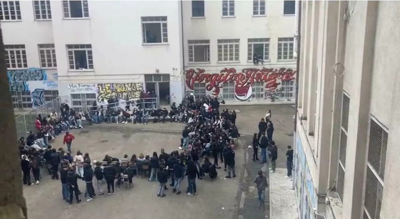 Scuola, la rivolta dei presidi in piazza nella Capitale: «Basta occupazioni»