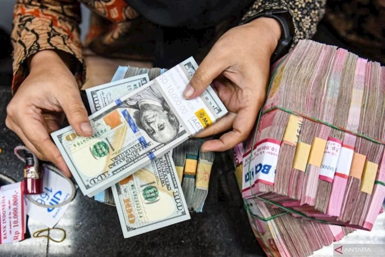 Rupiah Melemah terhadap USD, Kurs JISDOR Turun ke Rp 15.905 per USD