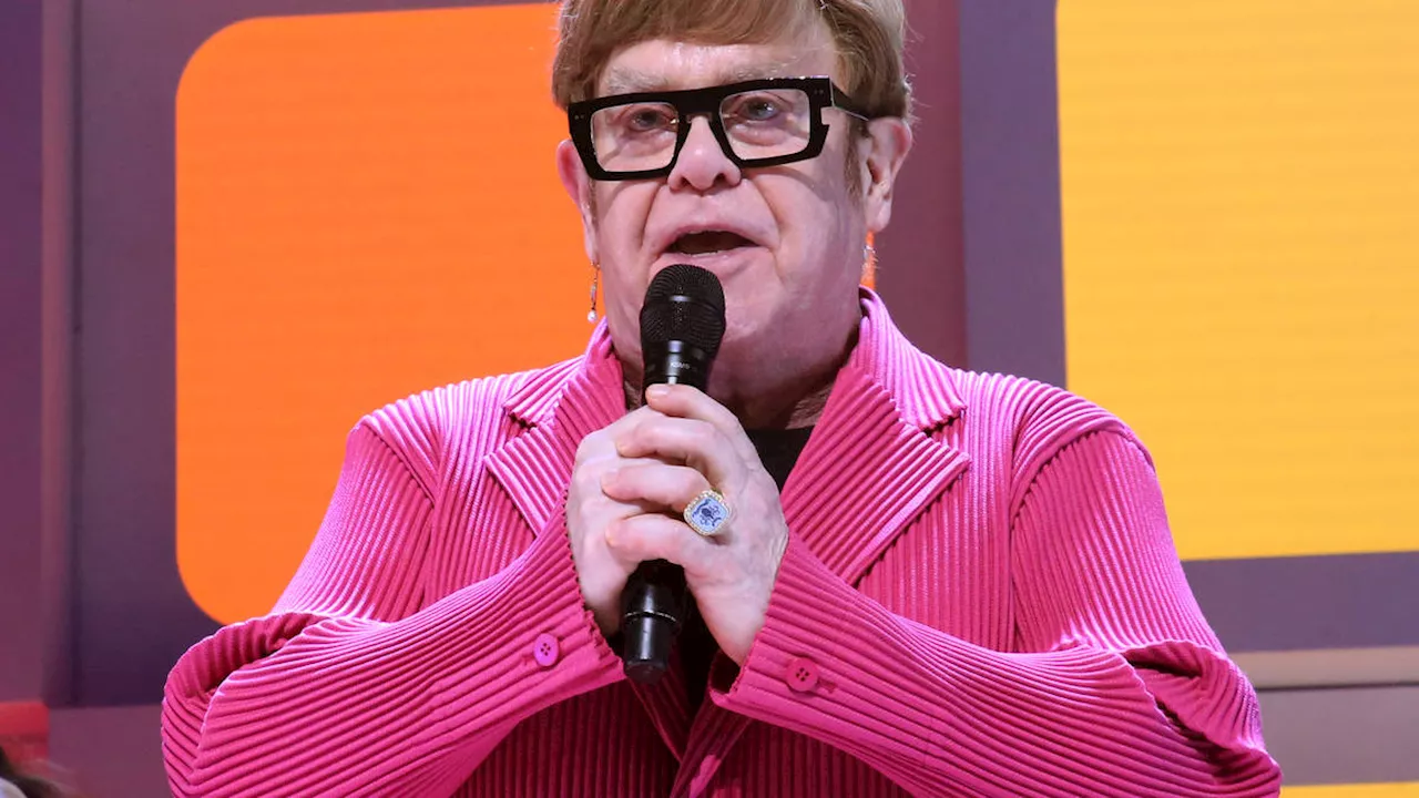 Elton John Confirms Loss of Sight on Stage